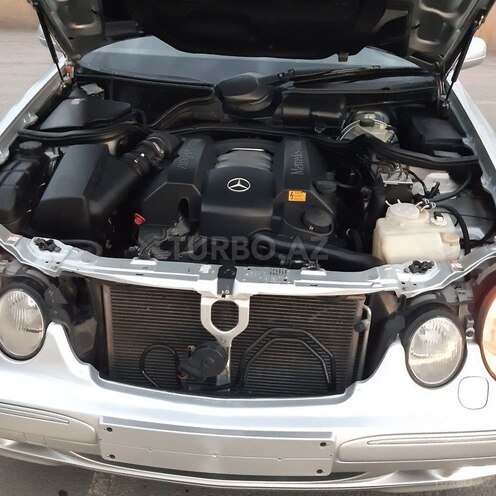 Mercedes E 320 2000, 261,000 km - 3.2 l - Bərdə