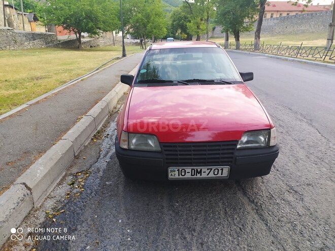Opel  1981, 398,771 km - 1.3 л - Şəki