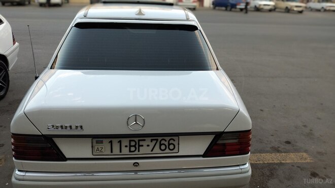 Mercedes E 200 1993, 358,417 km - 2.0 l - Beyləqan