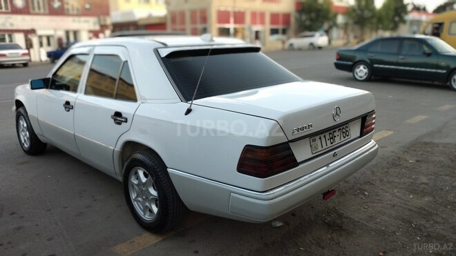 Mercedes E 200 1993, 358,417 km - 2.0 l - Beyləqan