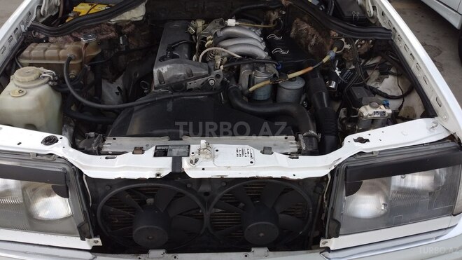 Mercedes E 200 1993, 358,417 km - 2.0 l - Beyləqan