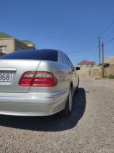 Mercedes E 240 2000, 304,943 km - 2.4 l - Sumqayıt