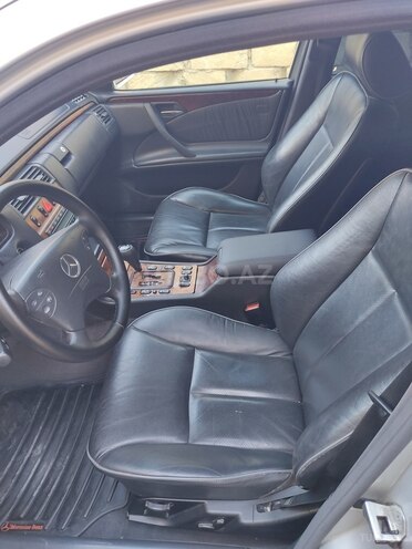 Mercedes E 240 2000, 304,943 km - 2.4 l - Sumqayıt