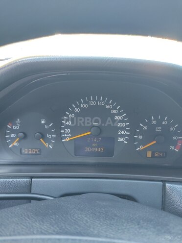 Mercedes E 240 2000, 304,943 km - 2.4 l - Sumqayıt