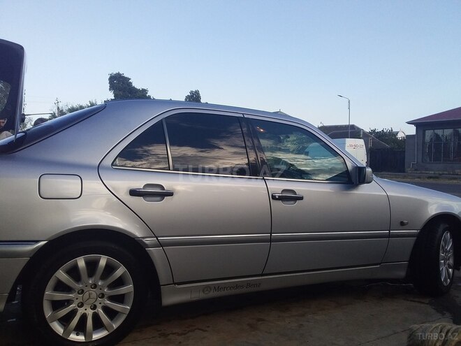 Mercedes C 240 2000, 202,000 km - 2.4 l - Tovuz