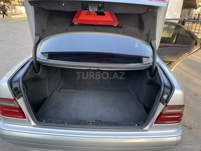 Mercedes E 270 2001, 319,000 km - 2.7 л - Bakı
