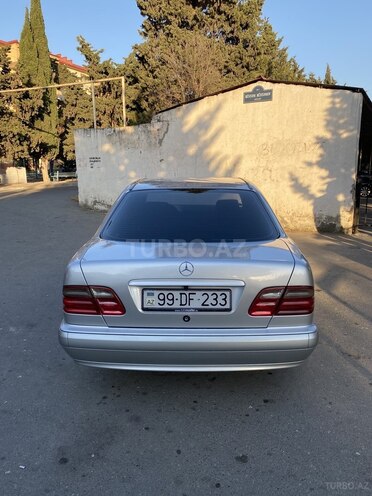 Mercedes E 270 2001, 319,000 km - 2.7 л - Bakı