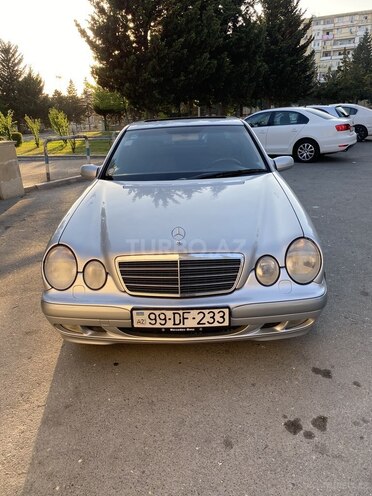 Mercedes E 270 2001, 319,000 km - 2.7 л - Bakı