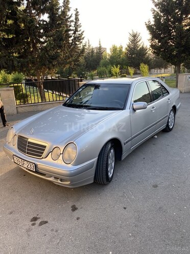 Mercedes E 270 2001, 319,000 km - 2.7 л - Bakı