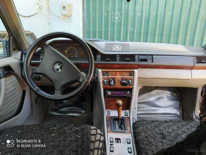 Mercedes E 250 1991, 675,500 km - 2.5 l - Masallı