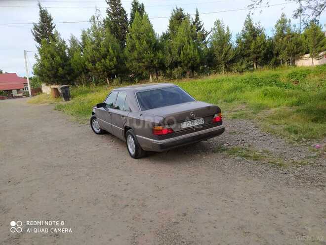 Mercedes E 250 1991, 675,500 km - 2.5 l - Masallı