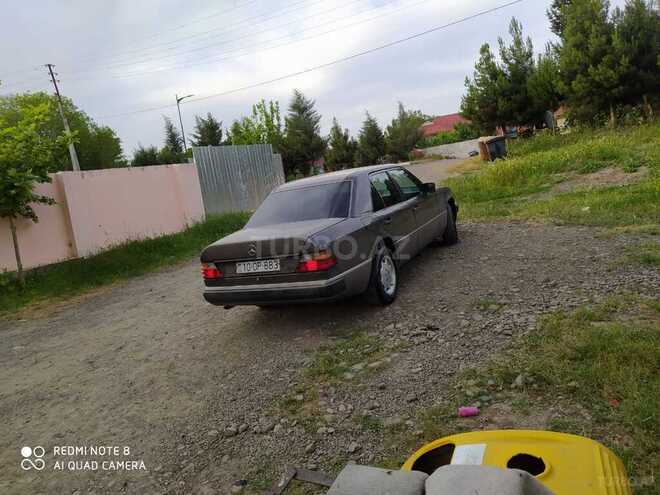 Mercedes E 250 1991, 675,500 km - 2.5 l - Masallı