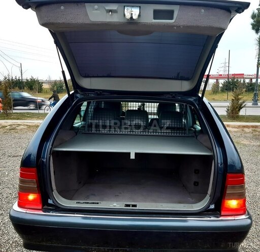 Mercedes C 240 1998, 255,000 km - 2.4 l - Sumqayıt
