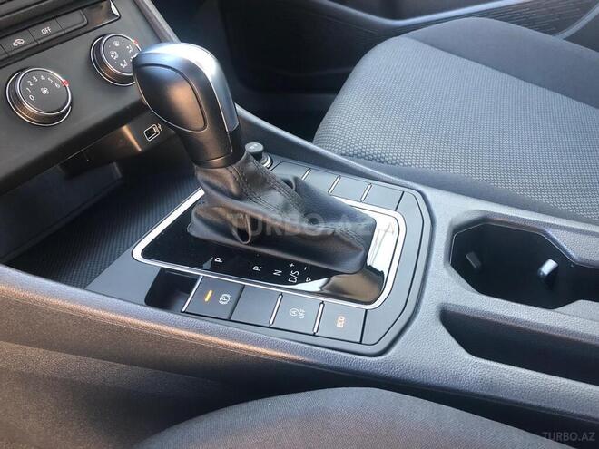 Volkswagen Jetta 2019, 10,100 km - 1.4 л - Bakı