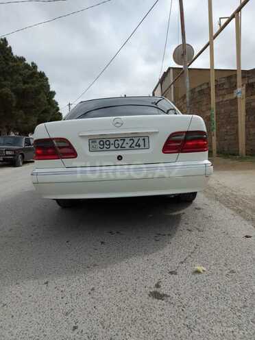 Mercedes E 220 2000, 360,000 km - 2.2 l - Bakı