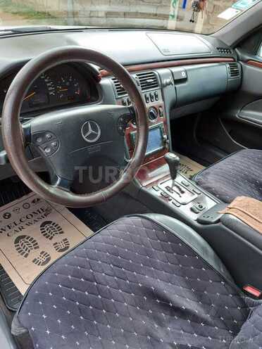 Mercedes E 220 2000, 360,000 km - 2.2 l - Bakı