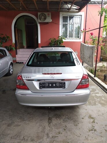 Mercedes E 220 2006, 206,000 km - 2.2 l - Bakı