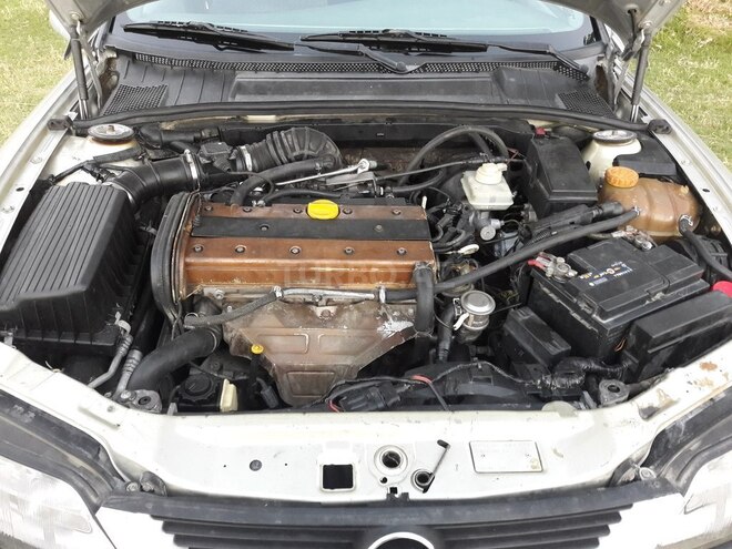 Opel Vectra 1998, 324,000 km - 2.0 л - Göyçay
