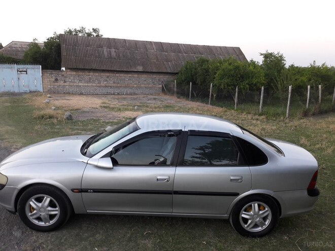 Opel Vectra 1998, 324,000 km - 2.0 л - Göyçay