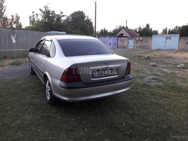 Opel Vectra 1998, 324,000 km - 2.0 л - Göyçay