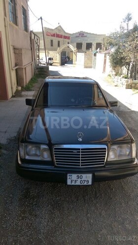 Mercedes E 220 1995, 258,700 km - 2.2 l - Bakı