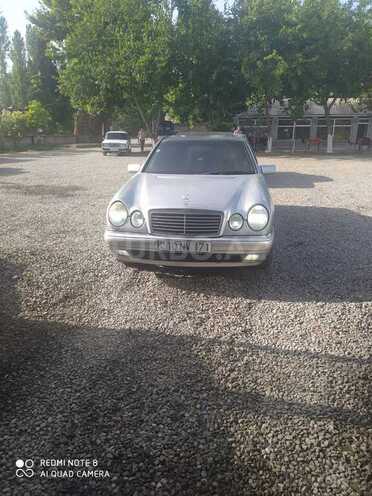 Mercedes E 230 1996, 289,000 km - 2.3 л - Bərdə
