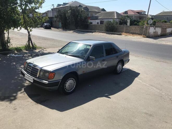 Mercedes E 230 1992, 271,000 km - 2.3 l - Bakı