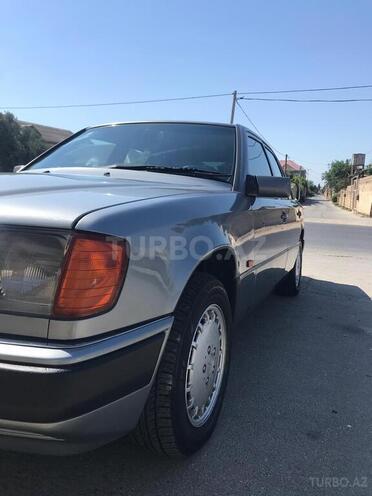 Mercedes E 230 1992, 271,000 km - 2.3 l - Bakı