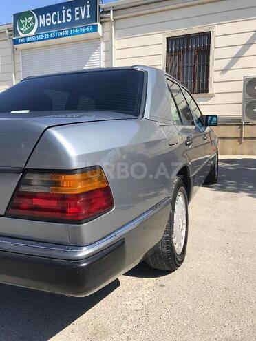 Mercedes E 230 1992, 271,000 km - 2.3 l - Bakı