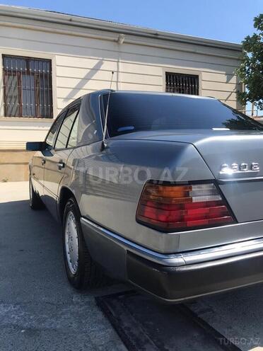 Mercedes E 230 1992, 271,000 km - 2.3 l - Bakı