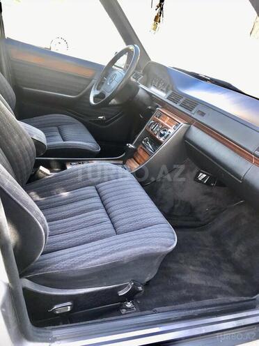 Mercedes E 230 1992, 271,000 km - 2.3 l - Bakı