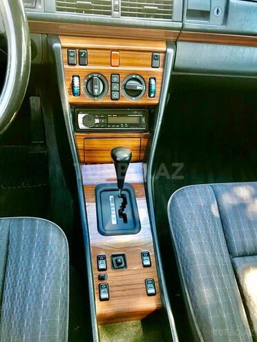 Mercedes E 230 1992, 271,000 km - 2.3 l - Bakı