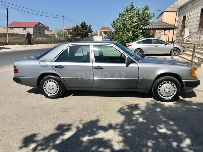 Mercedes E 230 1992, 271,000 km - 2.3 l - Bakı