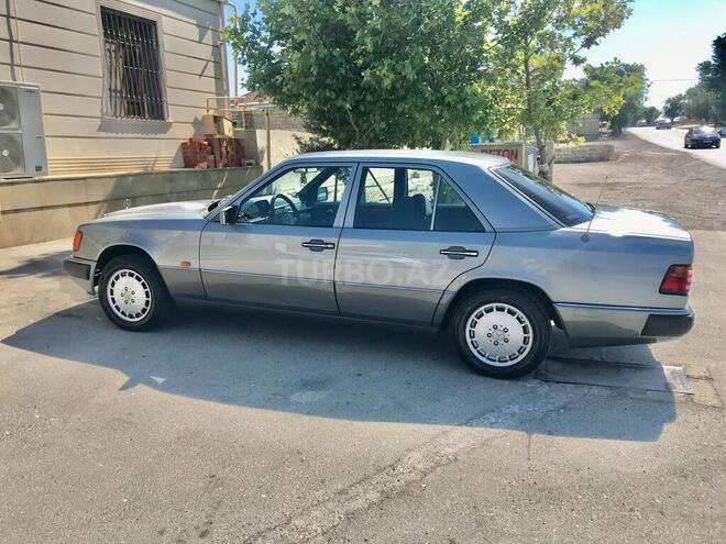 Mercedes E 230 1992, 271,000 km - 2.3 l - Bakı