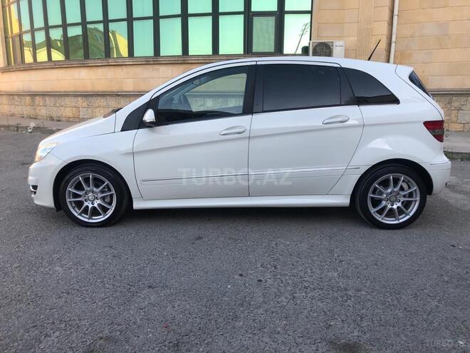 Mercedes B 180 2009, 106,380 km - 1.7 л - Bakı