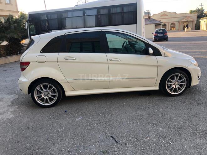 Mercedes B 180 2009, 106,380 km - 1.7 л - Bakı