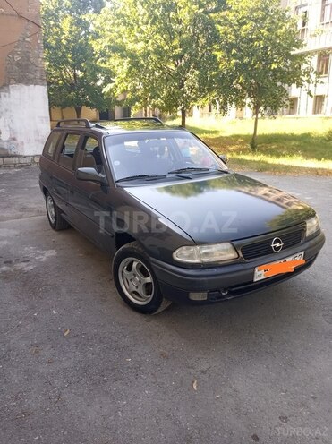 Opel Astra 1996, 218,000 km - 1.6 l - Şəki