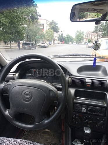 Opel Astra 1996, 218,000 km - 1.6 l - Şəki