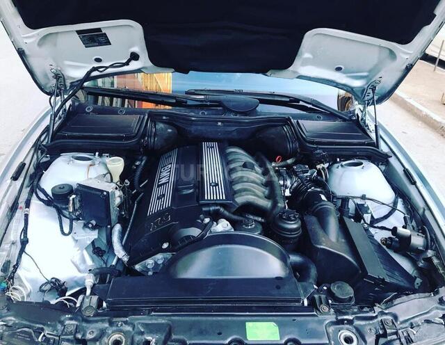 BMW 528 1996, 331,000 km - 2.8 л - Ağsu