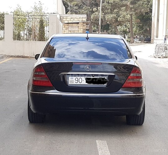 Mercedes E 220 2004, 376,500 km - 2.2 l - Bakı