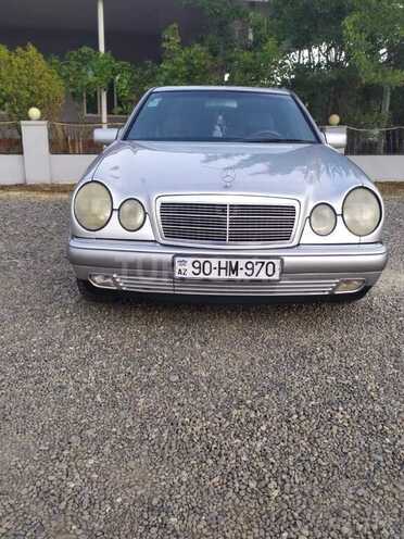 Mercedes E 240 1997, 20,000 km - 2.6 l - Salyan