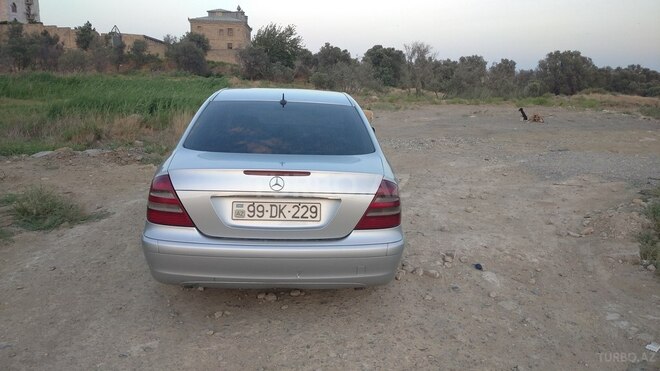 Mercedes E 270 2002, 327,000 km - 2.7 l - Bakı