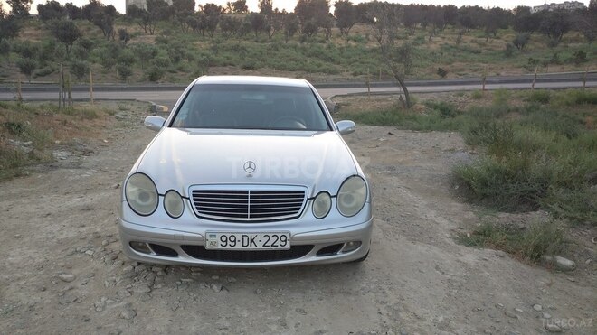 Mercedes E 270 2002, 327,000 km - 2.7 l - Bakı