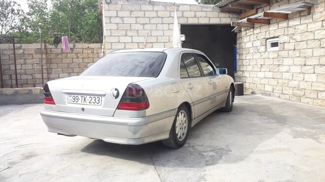 Mercedes C 220 2000, 380,000 km - 2.2 l - Bakı