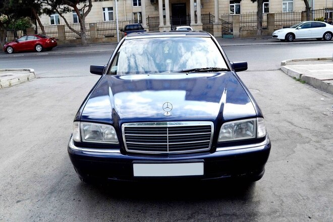 Mercedes C 220 2000, 383,779 km - 2.2 l - Bakı