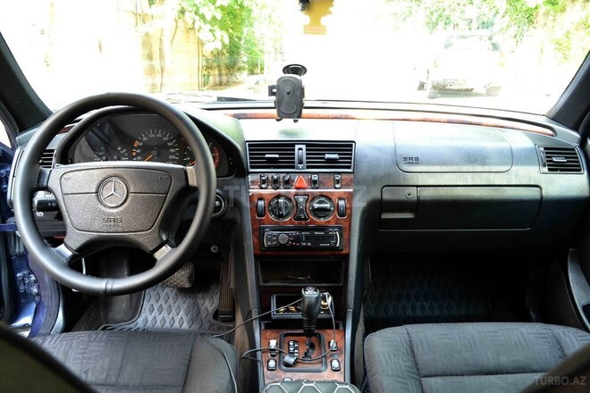 Mercedes C 220 2000, 383,779 km - 2.2 l - Bakı