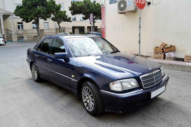 Mercedes C 220 2000, 383,779 km - 2.2 l - Bakı