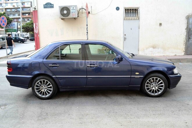Mercedes C 220 2000, 383,779 km - 2.2 l - Bakı