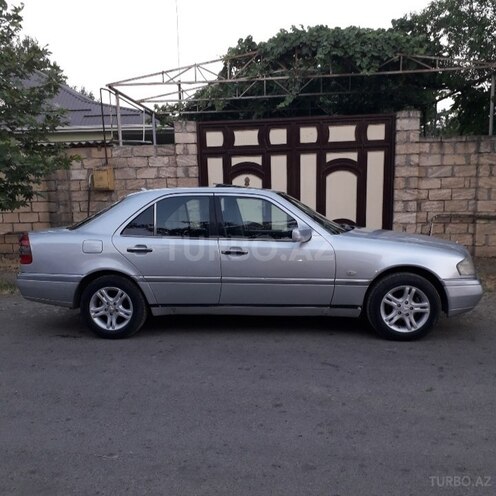 Mercedes C 180 1993, 420,000 km - 1.8 l - Biləsuvar