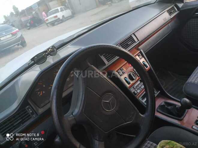 Mercedes E 300 1994, 283,121 km - 3.0 l - Bakı
